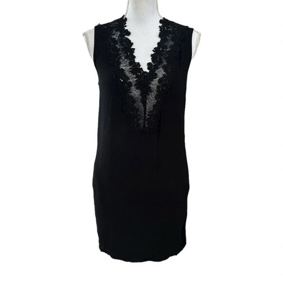 Sandro Floral Embroidered Neckline black
Cocktail Dress - Picture 1 of 8